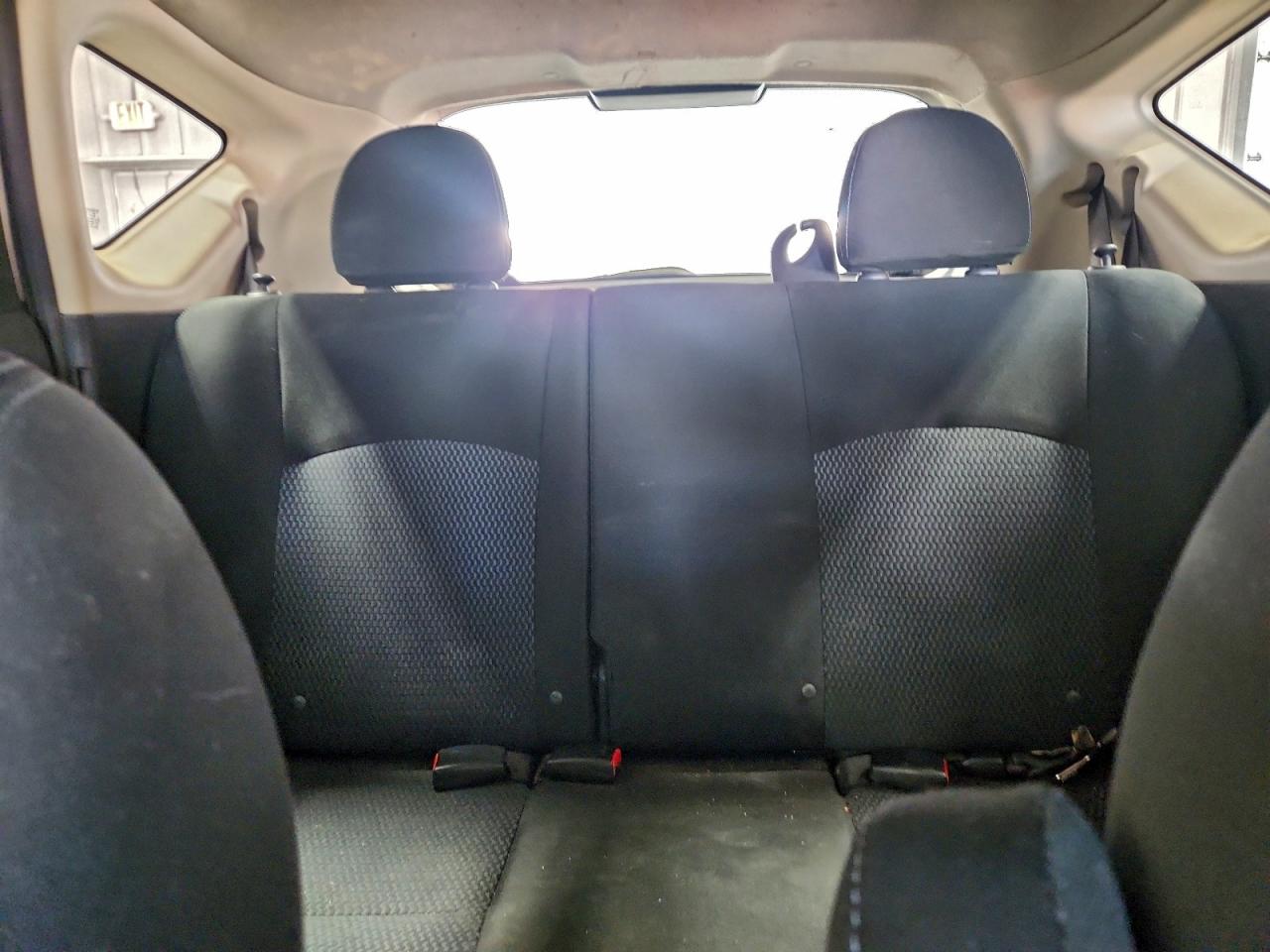 Nissan Versa S Image 3