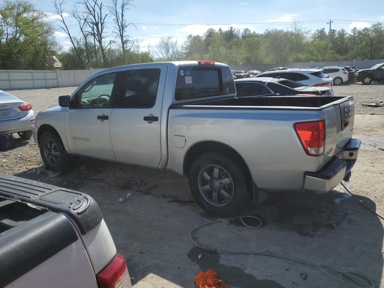 Nissan Titan S Image 2