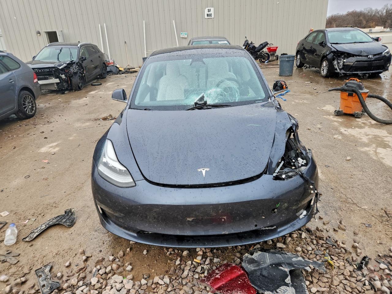 Tesla Model 3 Image 5