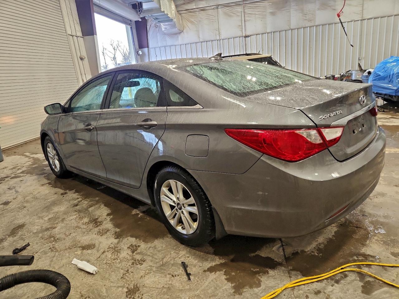 Hyundai SONATA Gls Image 2