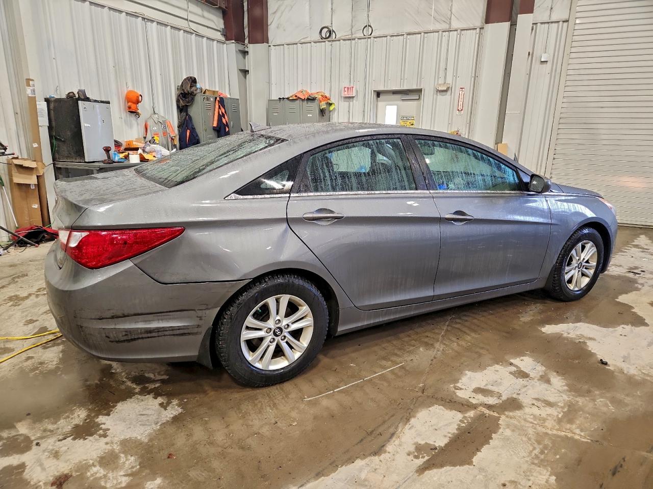 Hyundai SONATA Gls Image 3