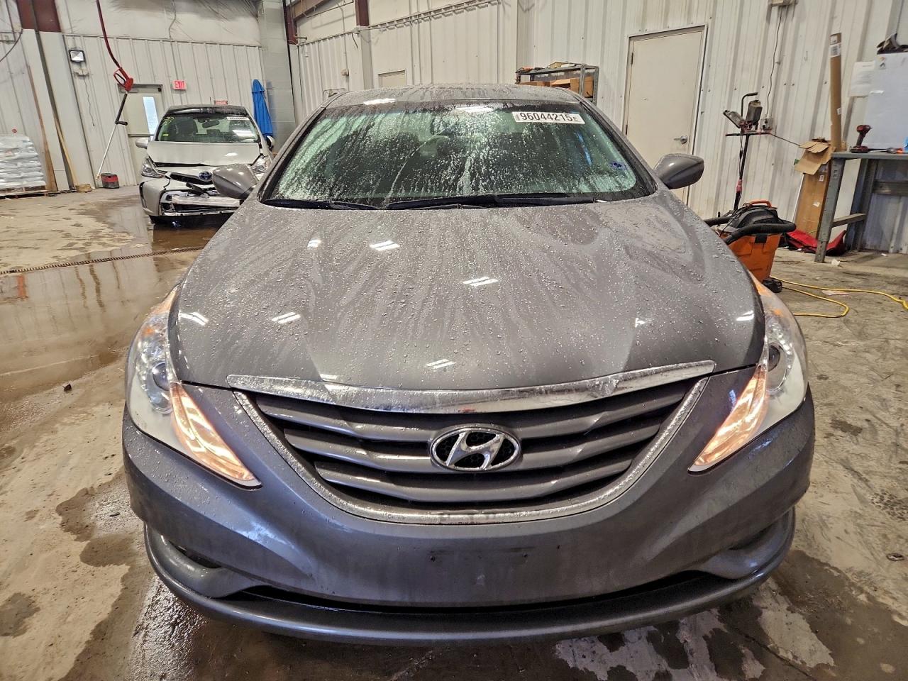 Hyundai SONATA Gls Image 4