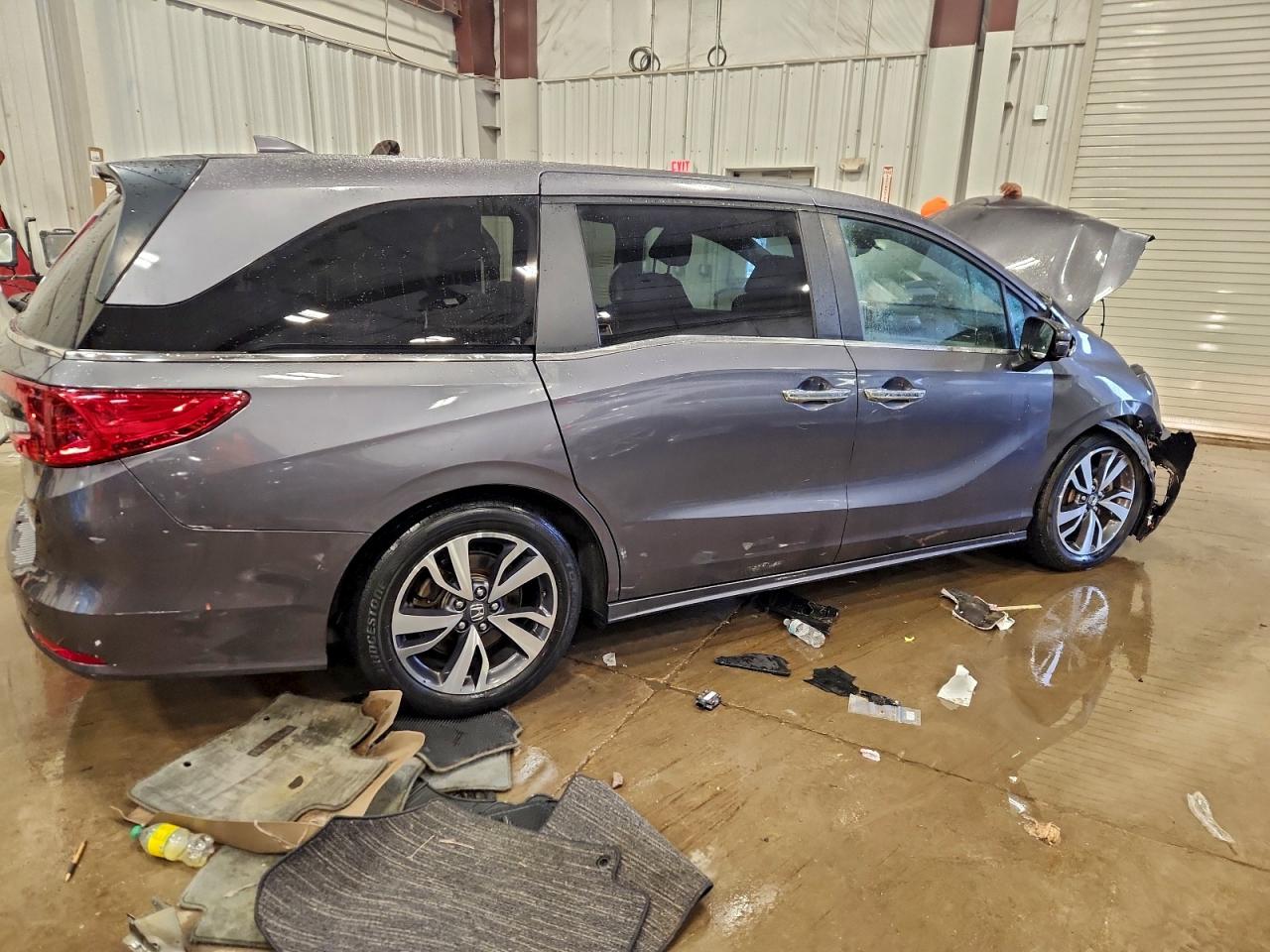 Honda Odyssey Touring Image 4