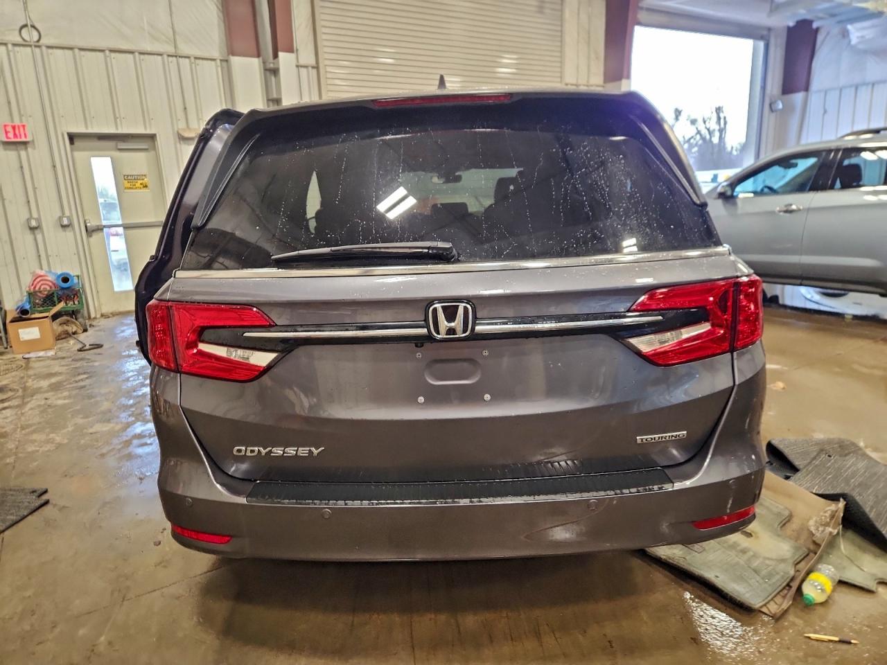 Honda Odyssey Touring Image 5