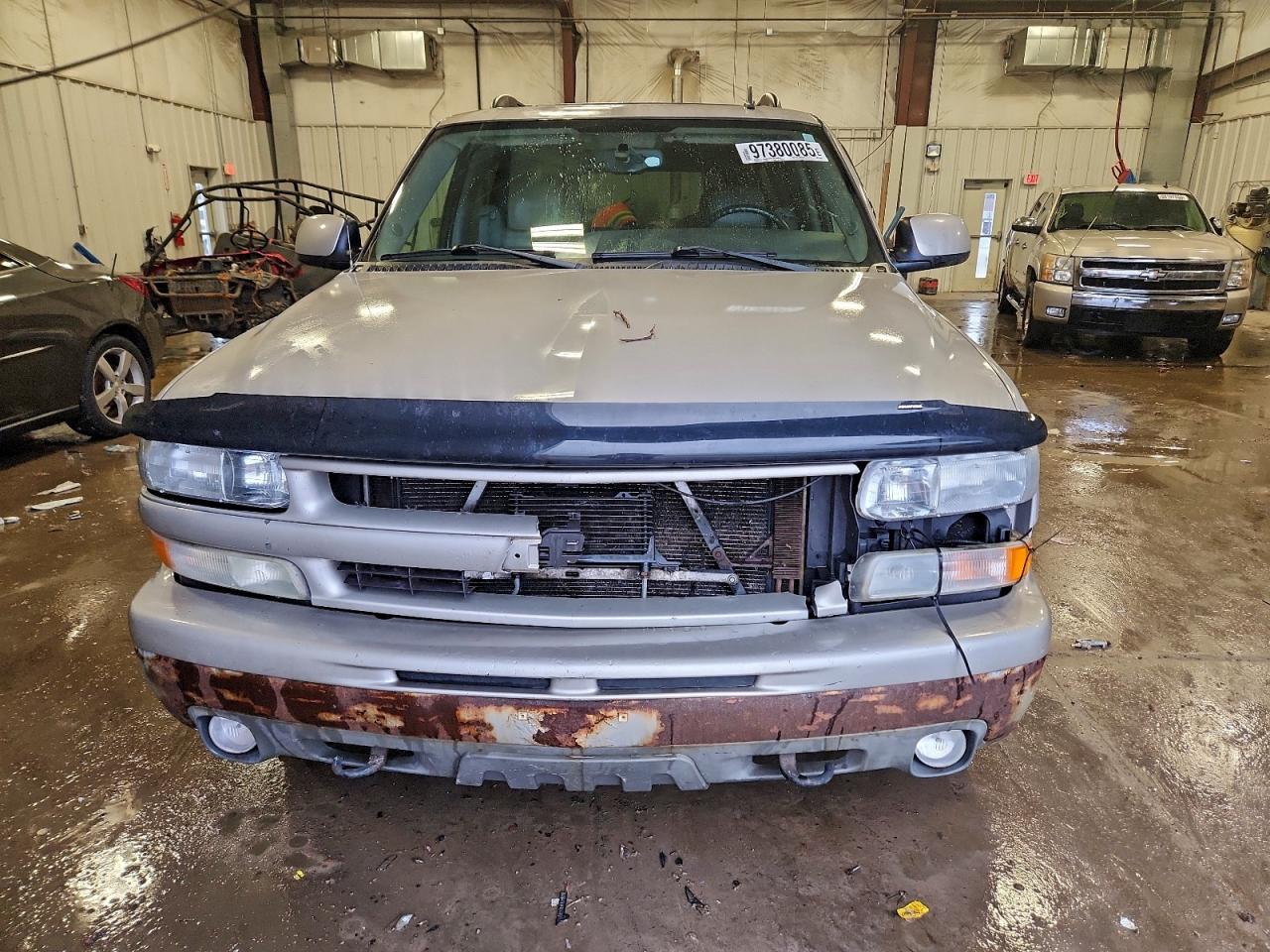 Chevrolet Suburban K1500 Image 12