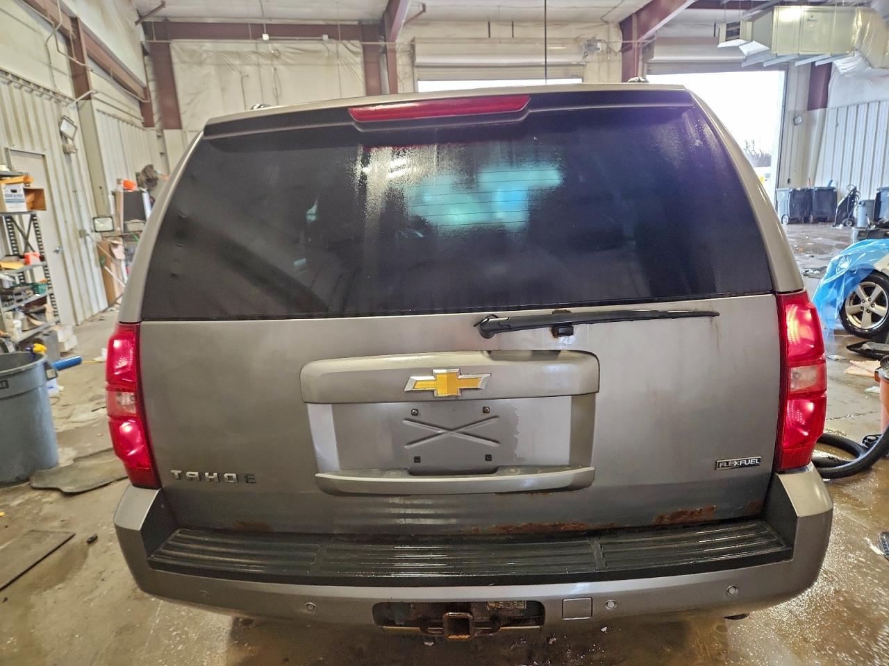 Chevrolet Tahoe K1500 Image 2