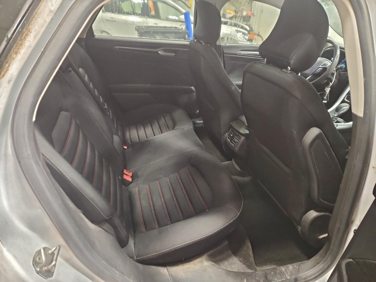 Ford Fusion Se Image 9