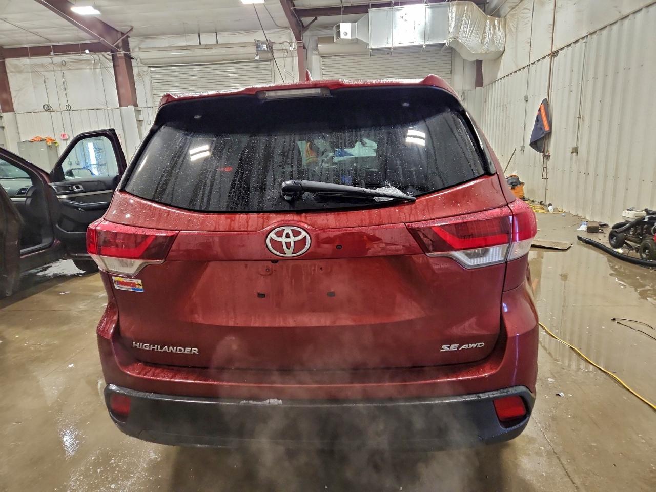 Toyota Highlander Se Image 11