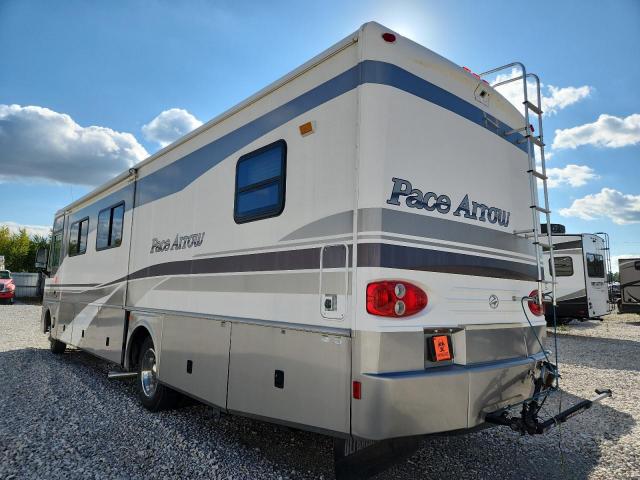 Fleetwood Pace Arrow W22 Image 2