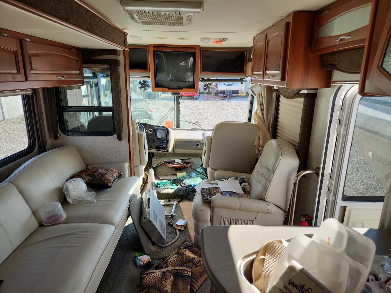 Fleetwood Pace Arrow W22 Image 8