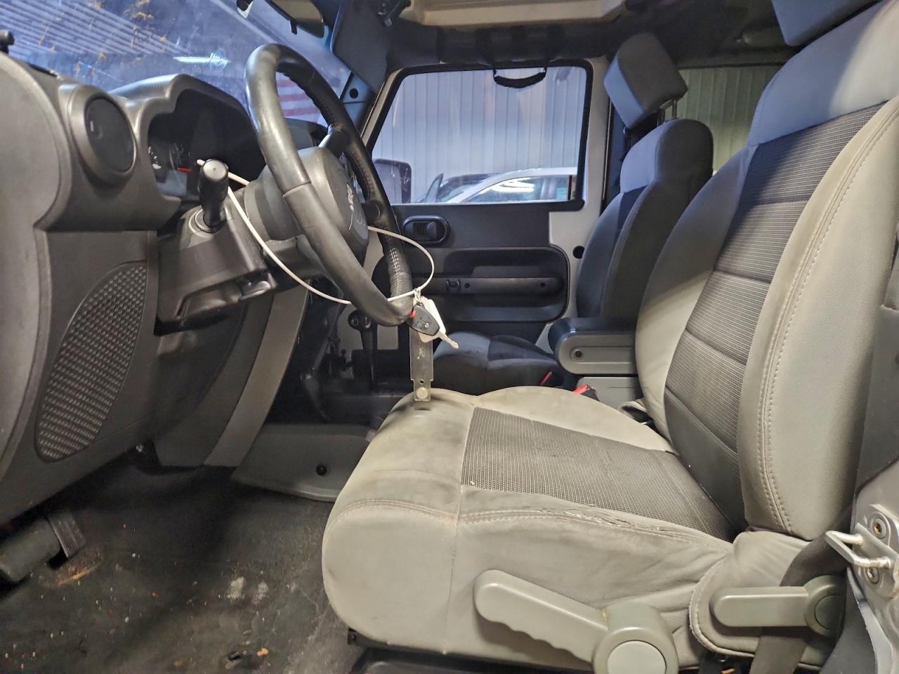 Jeep Wrangler X Image 8