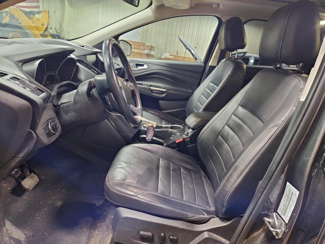 Ford Escape Titanium Image 9