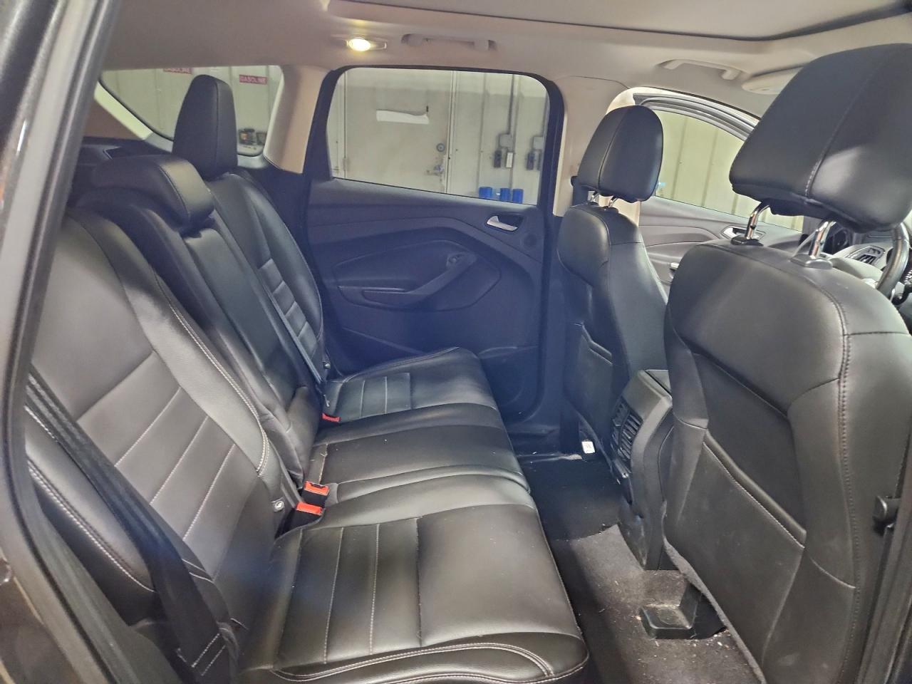 Ford Escape Titanium Image 5