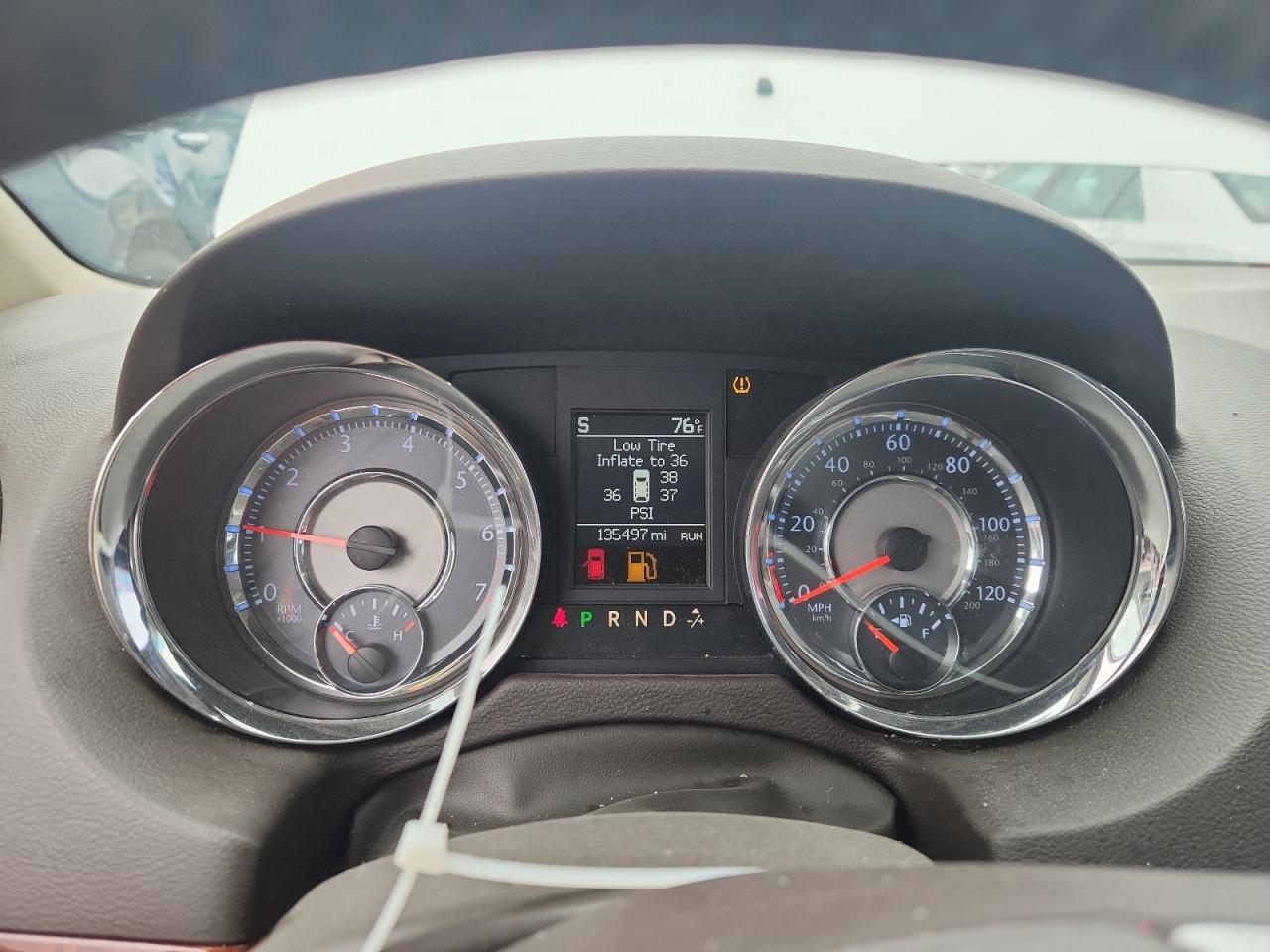 Chrysler Minivan Touring L Image 11