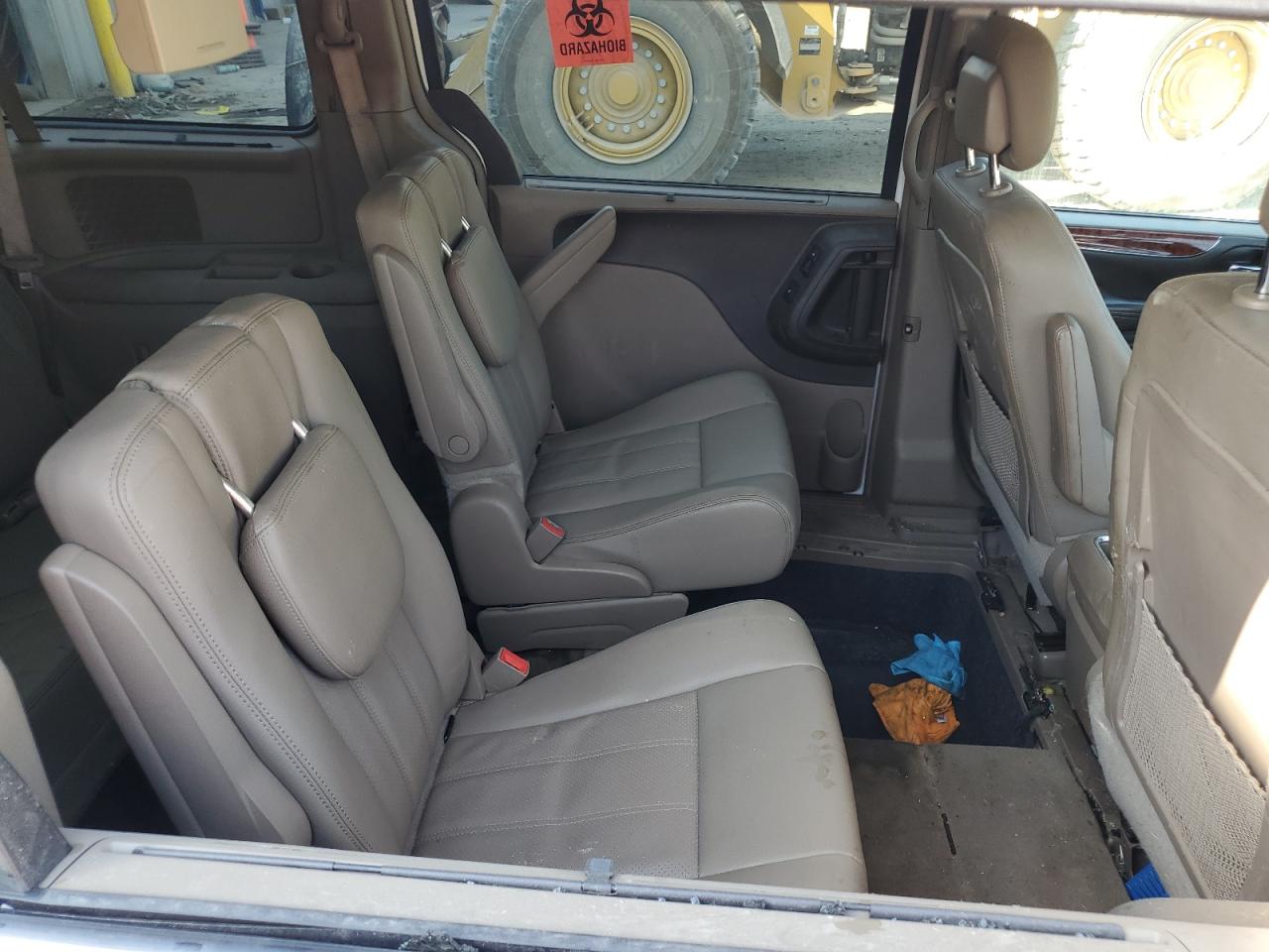 Chrysler Minivan Touring L Image 12