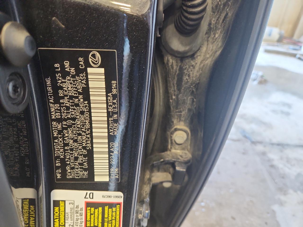 Lexus Es 300h Base Image 11