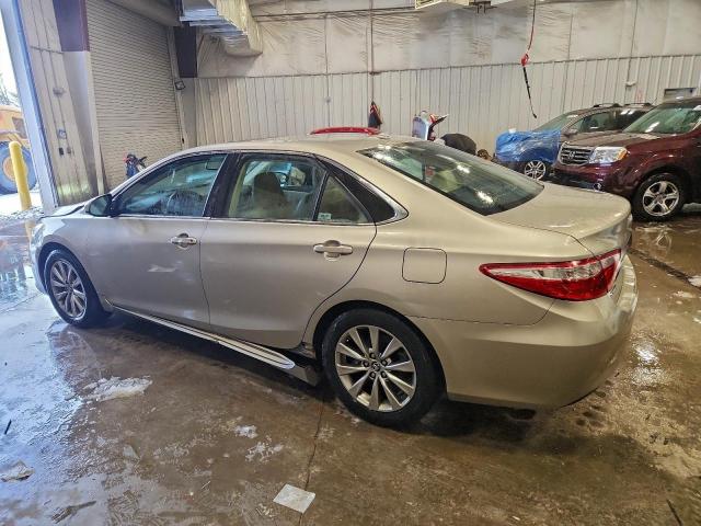 Toyota Camry Le Image 13