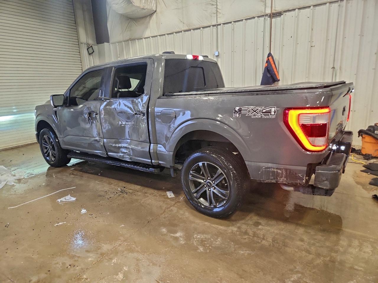 Ford F-150 Supercrew Image 3