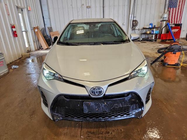 Toyota Corolla L Image 6