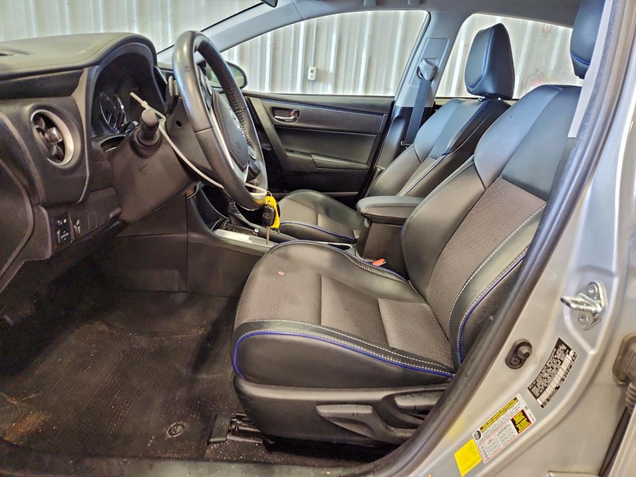 Toyota Corolla L Image 5