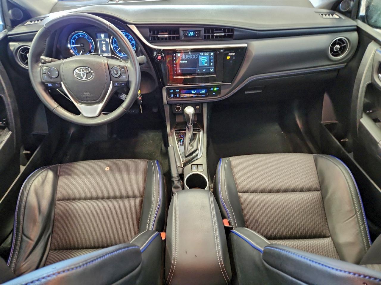 Toyota Corolla L Image 9