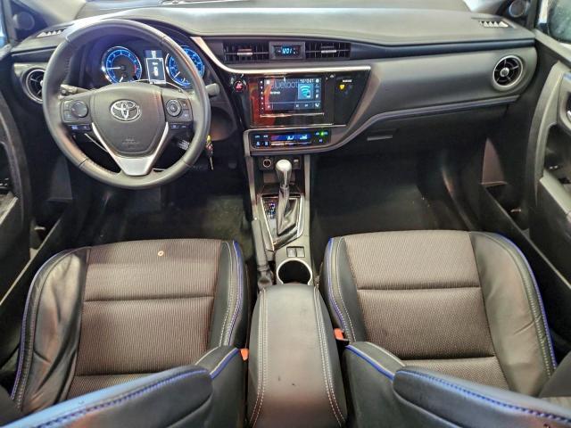 Toyota Corolla L Image 9