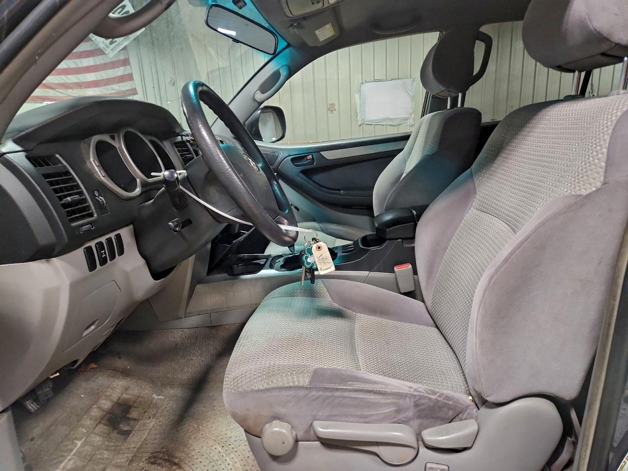 Toyota 4Runner Sr5 Image 6