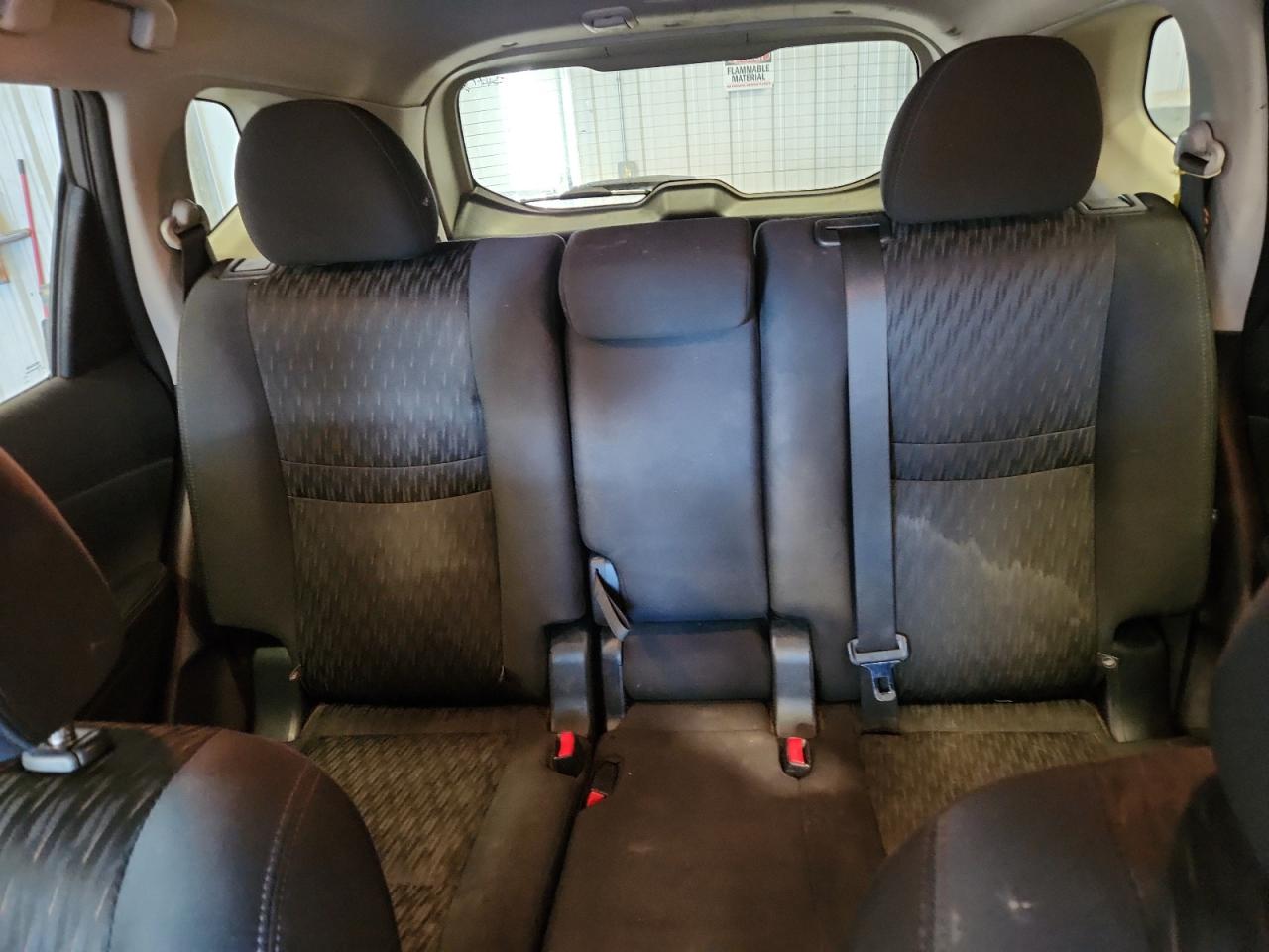 Nissan Rogue S Image 9