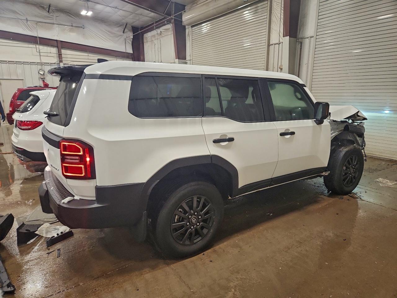 Toyota Land Cruis Base Image 10