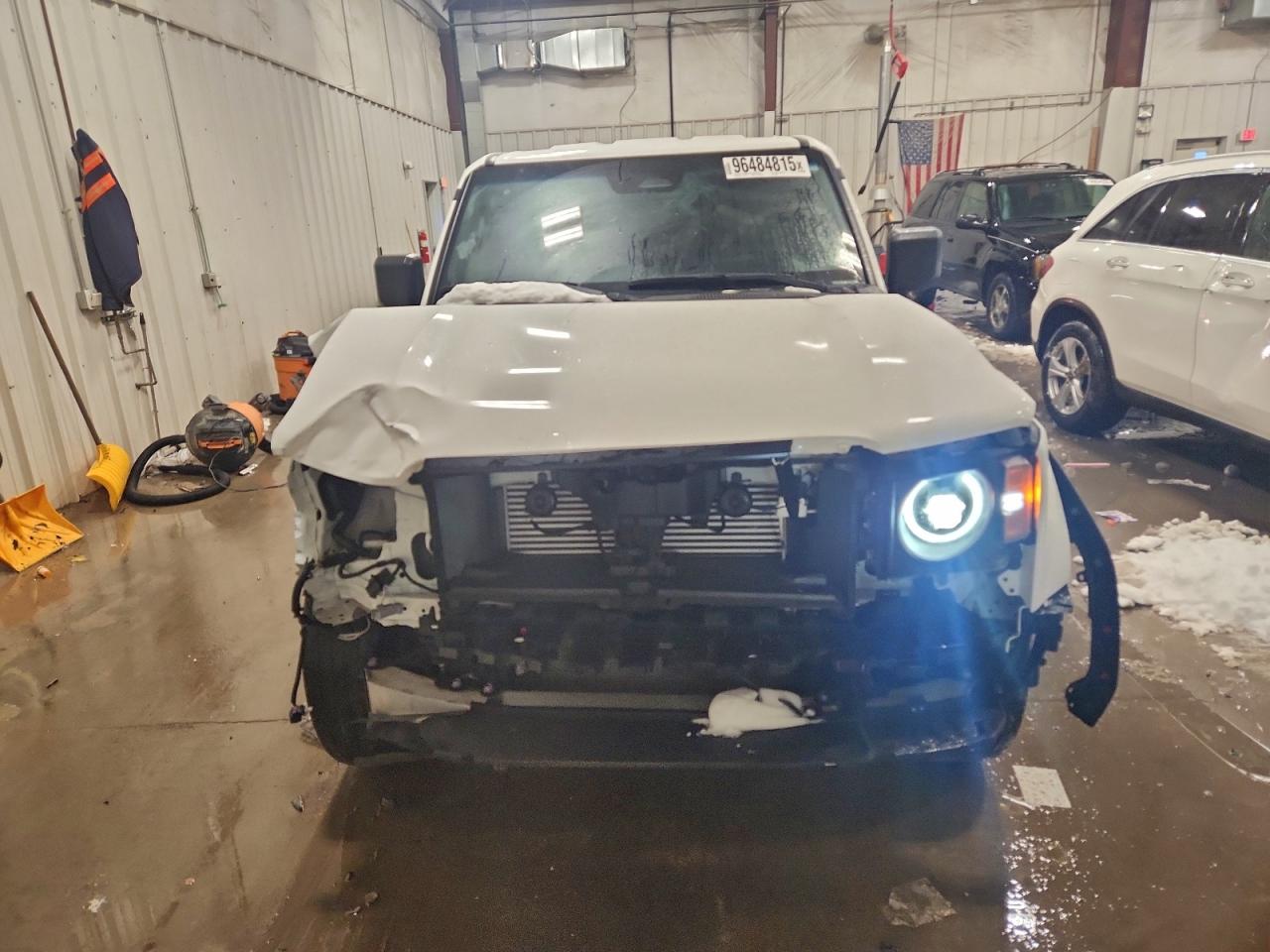 Toyota Land Cruis Base Image 7