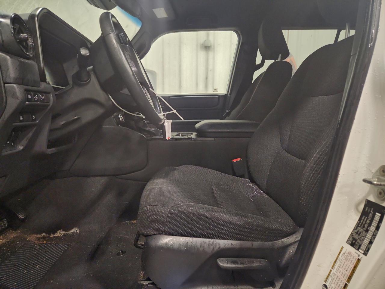 Toyota Land Cruis Base Image 12