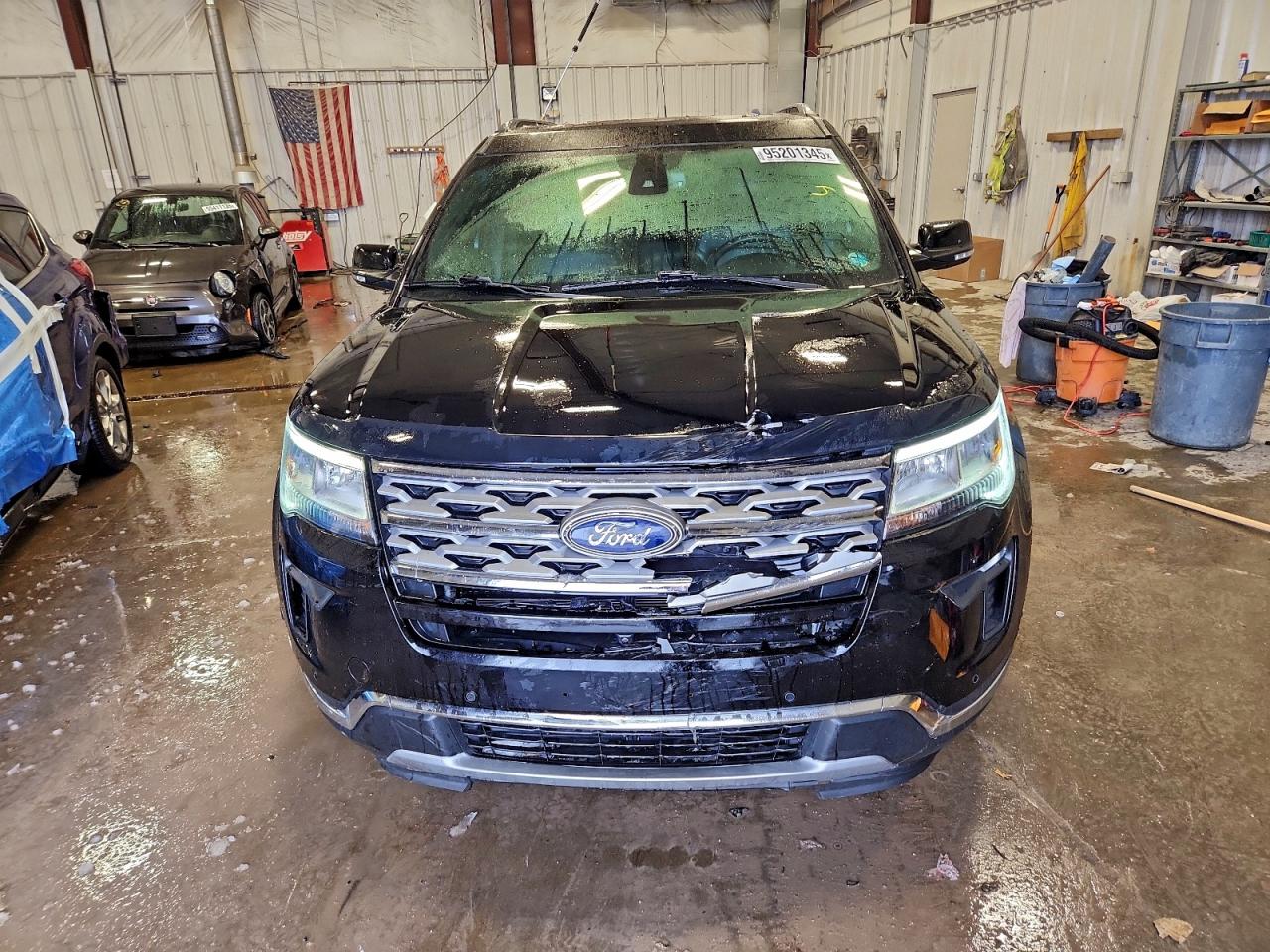 Ford Explorer Limited Image 2