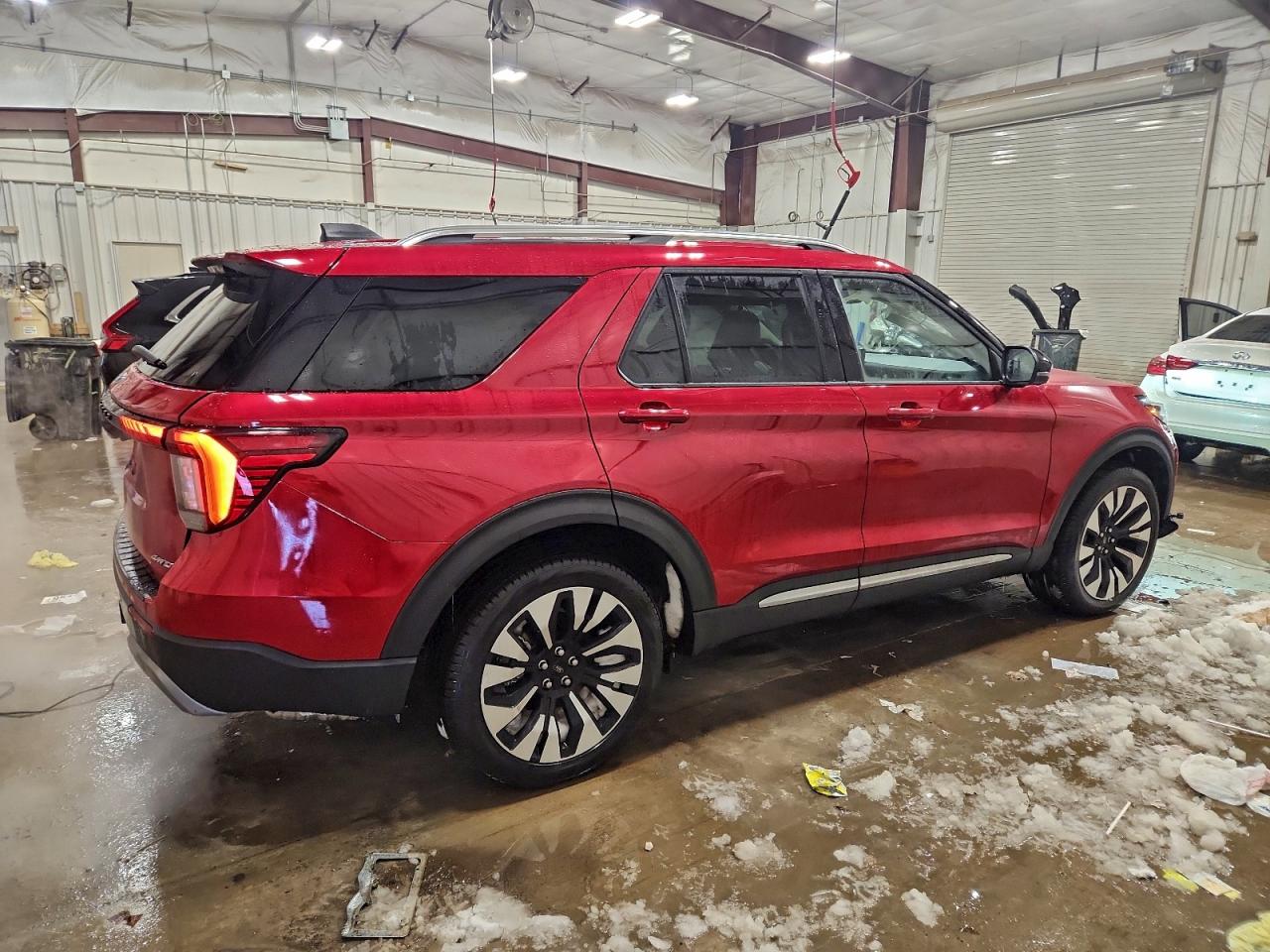 Ford Explorer Platinum Image 7