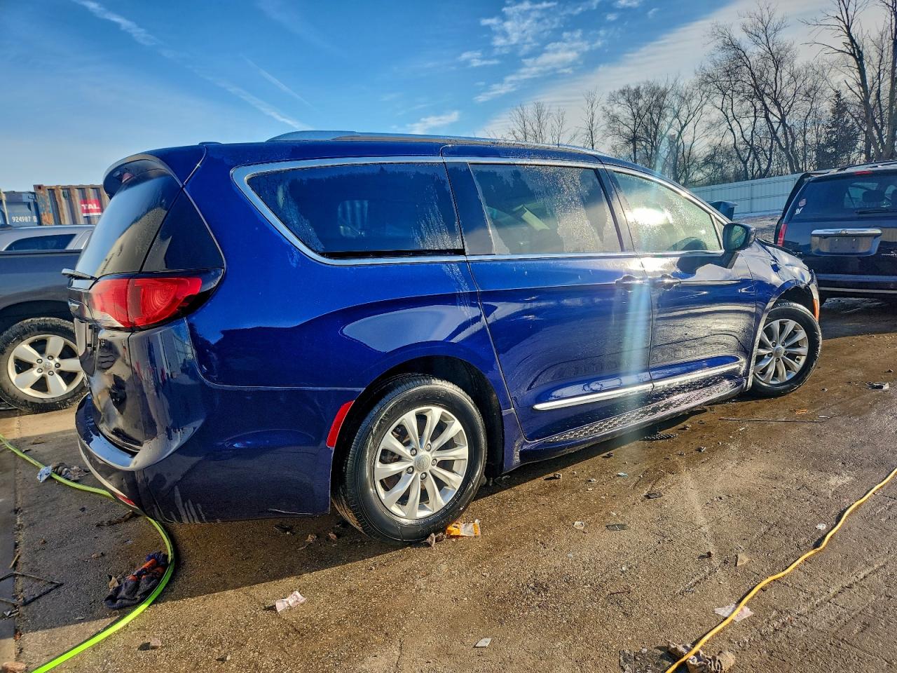 Chrysler Pacifica Touring L Image 6