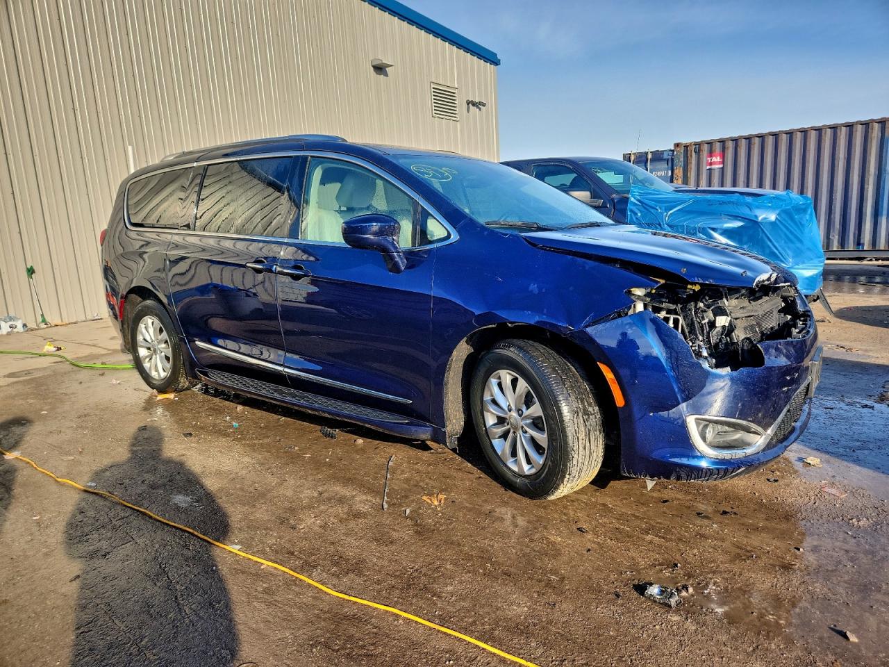 Chrysler Pacifica Touring L Image 3