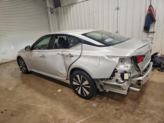 Nissan Altima Sv Image 2