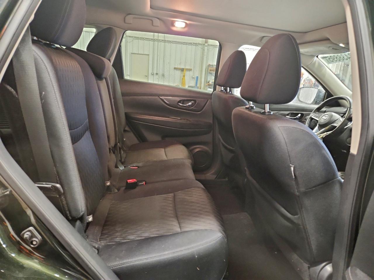 Nissan Rogue S Image 10