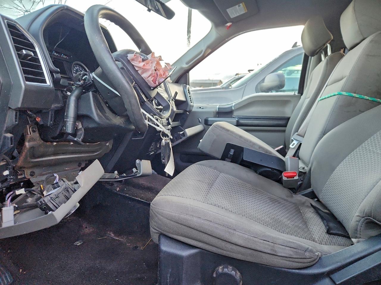 Ford F-150 Supercrew Image 11