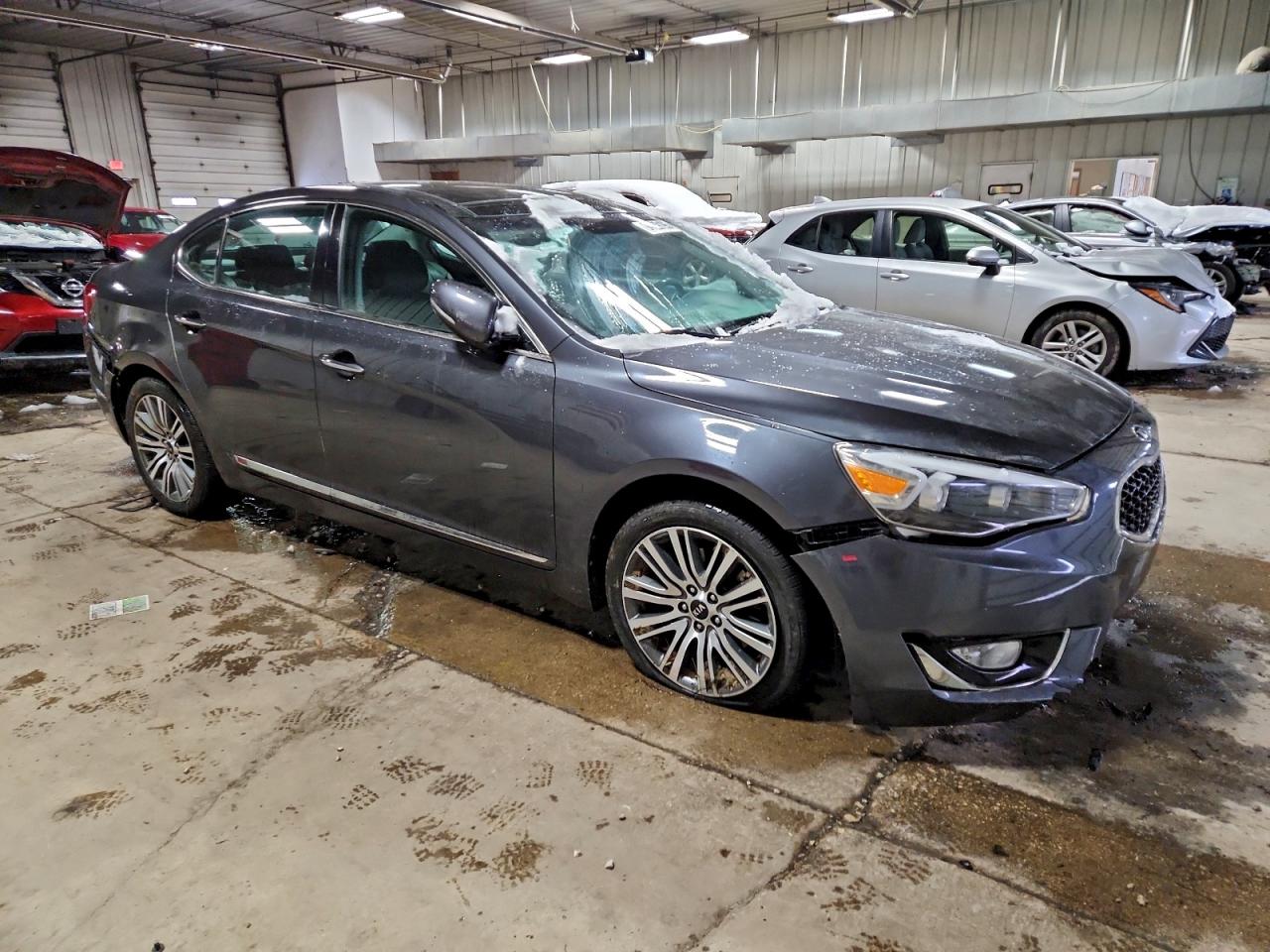 Kia Cadenza Luxury Image 3