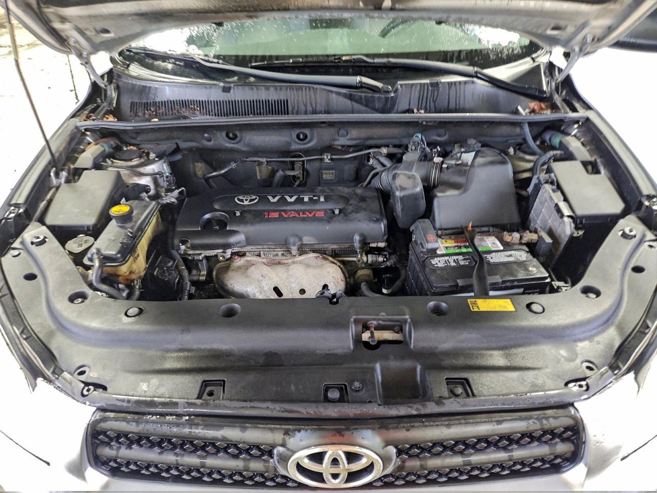 Toyota RAV4 Image 8