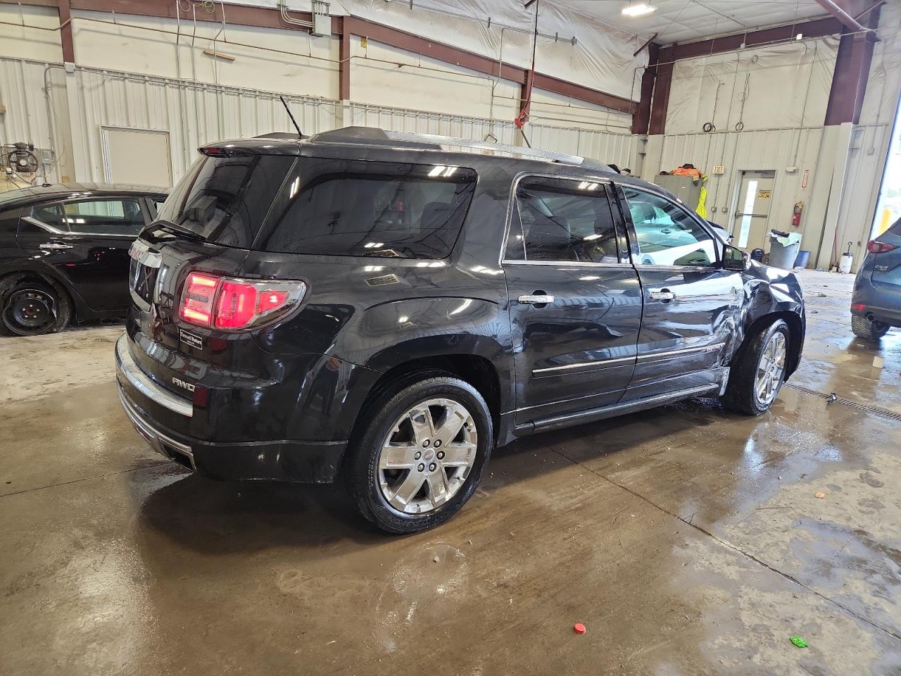 GMC Acadia Denali Image 8