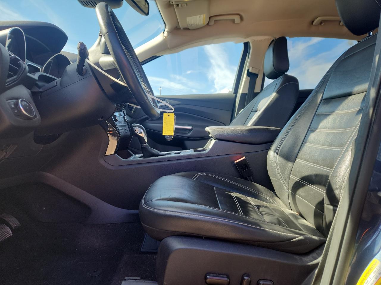 Ford Escape Titanium Image 4