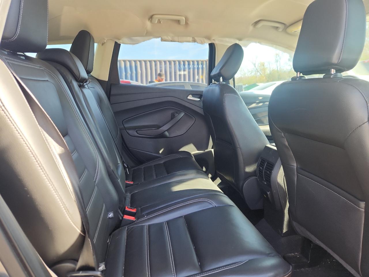 Ford Escape Titanium Image 9