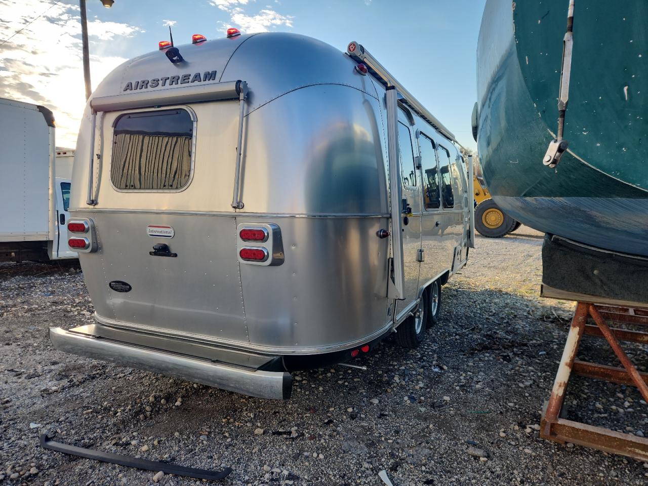 Airstream Camper Image 4