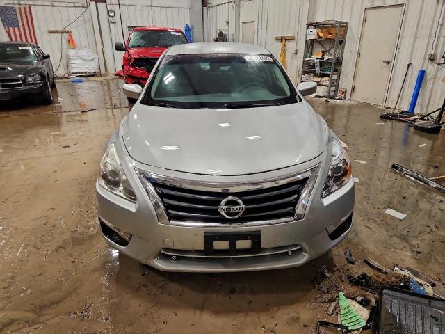 Nissan Altima 2.5 Image 3