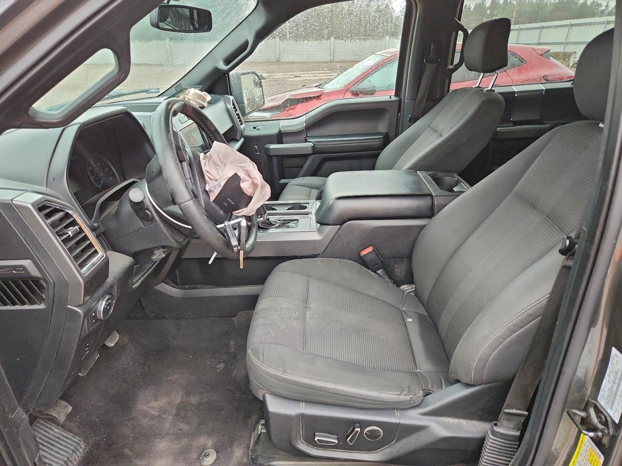 Ford F-150 Supercrew Image 5