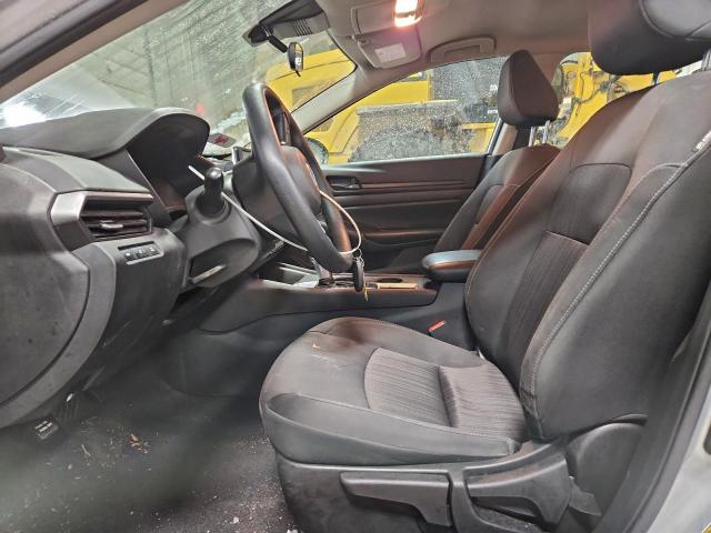 Nissan Altima S Image 7