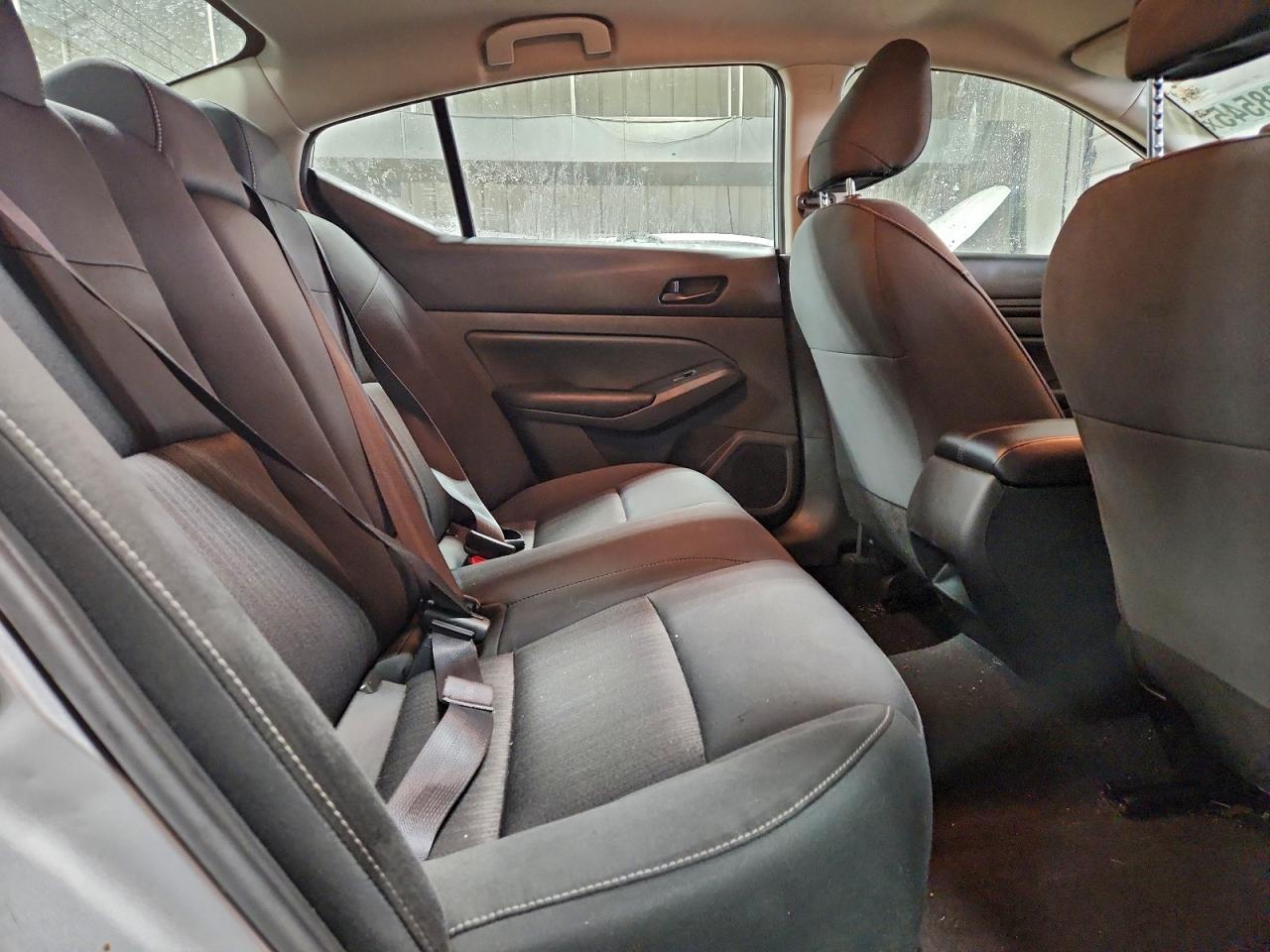 Nissan Altima S Image 10