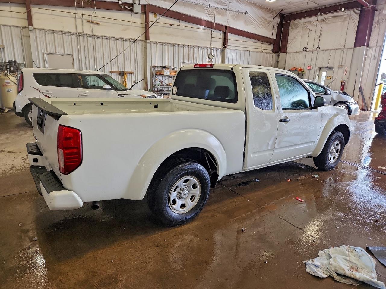 Nissan Frontier S Image 6