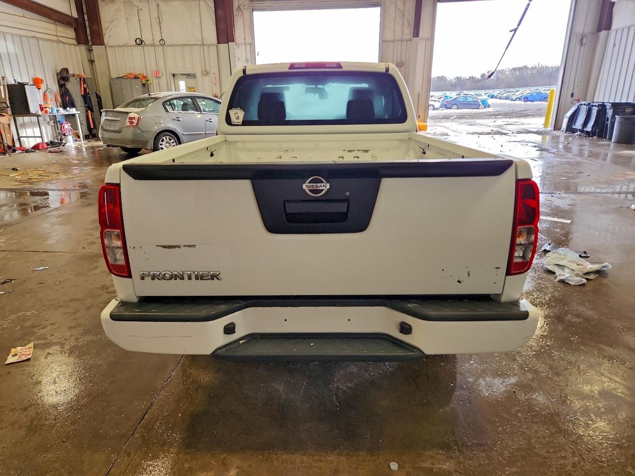 Nissan Frontier S Image 8